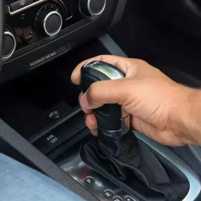Yokuşta otomatik araç geri kaçırıyorsa şanzıman arızalı mıdır?